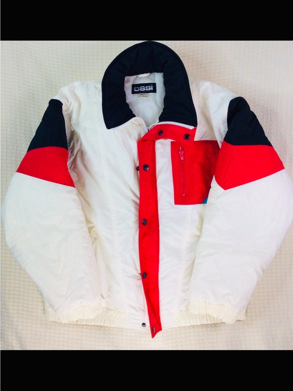 Ossi Men’s White & Red Puffer Jacket with Black Collar